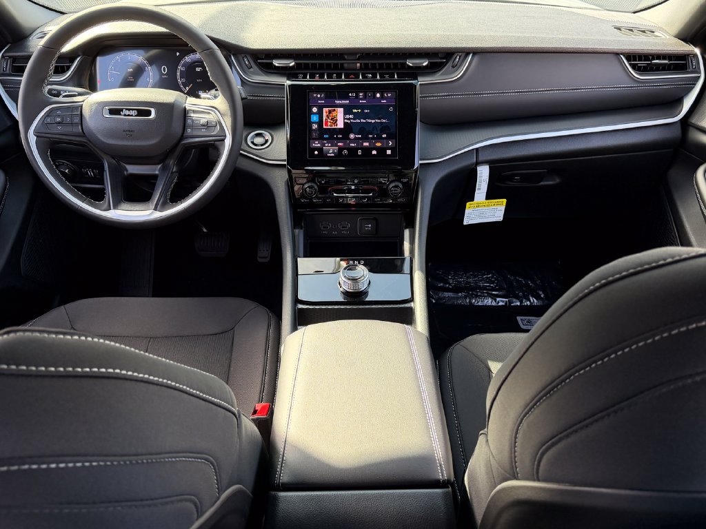 New 2026 Jeep Grand Cherokee Laredo X AWD/4WD image 18