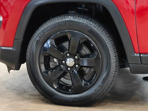 Used 2019 Jeep Compass Latitude AWD/4WD image 48