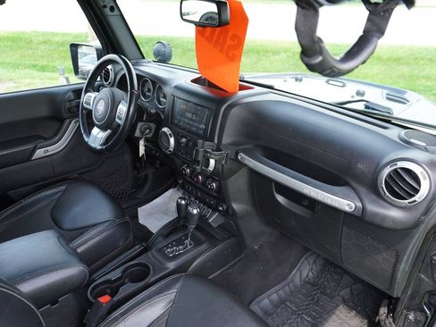 Used 2015 Jeep Wrangler Unlimited Sport AWD/4WD image 29