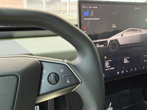 Used 2025 Tesla Cybertruck AWD Crew Cab image 34