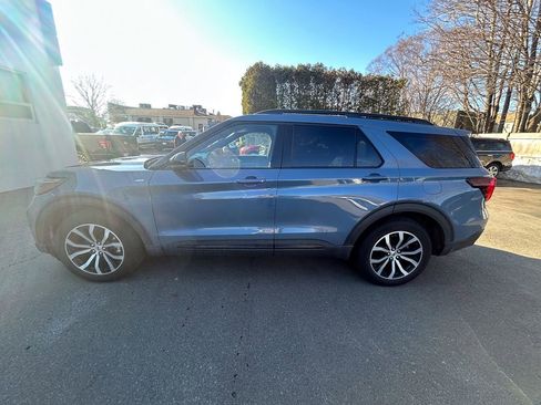 Used 2025 Ford Explorer ST-Line AWD/4WD image 4