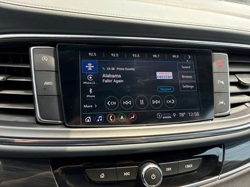 Used 2024 Buick Enclave Premium AWD/4WD image 23