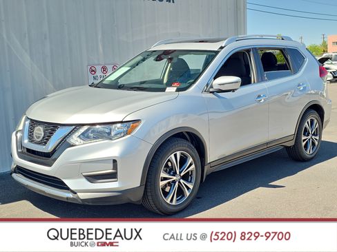 Used 2019 Nissan Rogue SV w/ Sun & Sound Touring Package FWD image 3