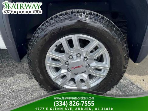 Used 2024 GMC Sierra 2500 SLT w/ SLT Premium Package AWD/4WD image 32