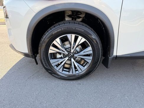 Certified 2022 Nissan Rogue SV w/ SV Premium Package image 9