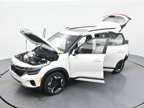 Used 2024 Kia Seltos SX w/ SX Sunroof Package AWD/4WD image 39