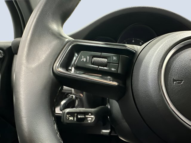 Used 2024 Porsche Macan AWD/4WD image 17
