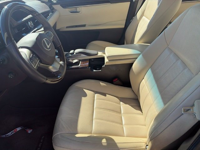 Used 2017 Lexus ES 350 w/ Luxury Package FWD image 5