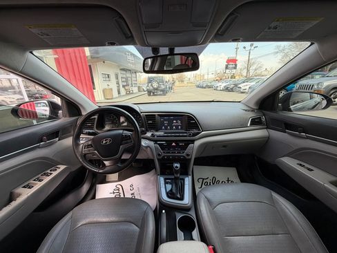 Used 2018 Hyundai Elantra Limited FWD image 18