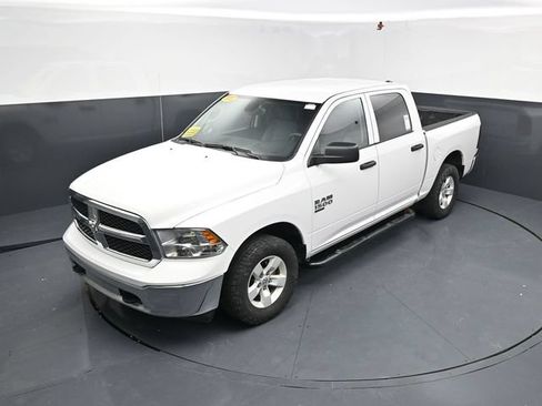 Used 2022 RAM 1500 Classic SLT AWD/4WD image 42