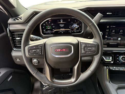 Used 2025 GMC Sierra 2500 AT4 w/ AT4 Premium Plus Package AWD/4WD image 12