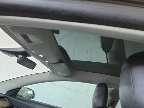 Used 2021 Tesla Model 3 Standard Range Plus RWD image 3