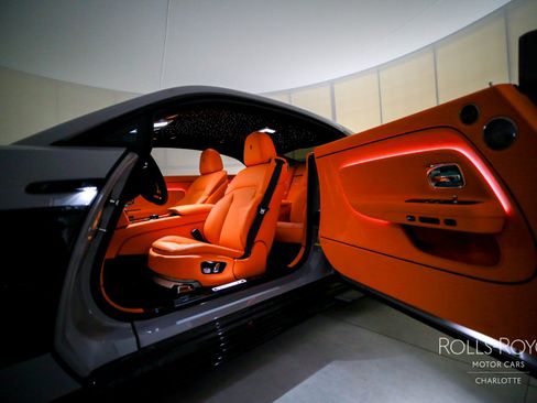 Used 2025 Rolls-Royce Spectre Black Badge w/ Spectre Enhancement Package image 12