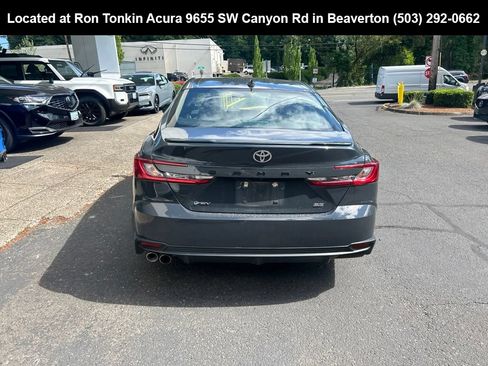 Used 2025 Toyota Camry SE FWD image 5