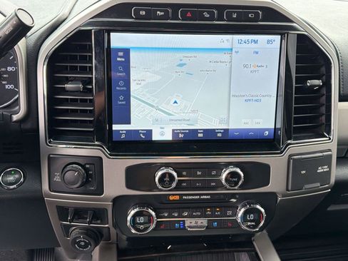 Used 2022 Ford F250 Lariat w/ Tremor Off-Road Package image 27