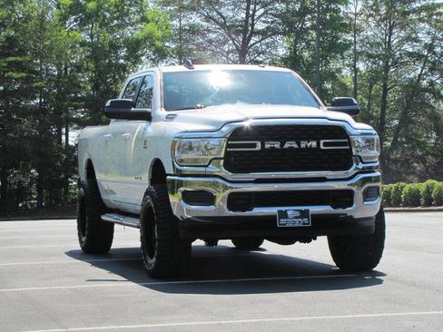 Used 2022 RAM 2500 Big Horn AWD/4WD image 9
