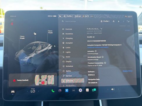 Used 2021 Tesla Model Y Long Range image 16