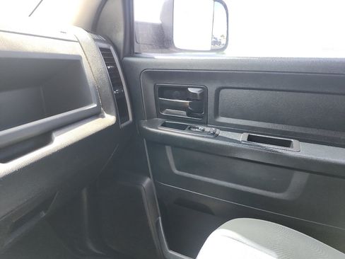 Used 2018 RAM 1500 Express AWD/4WD image 28