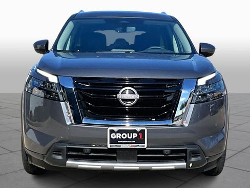 Certified 2025 Nissan Pathfinder SL image 4