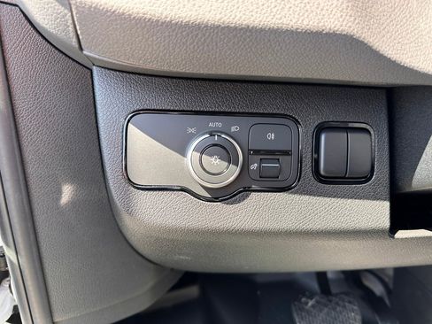 Used 2025 Mercedes-Benz Sprinter 2500 image 11