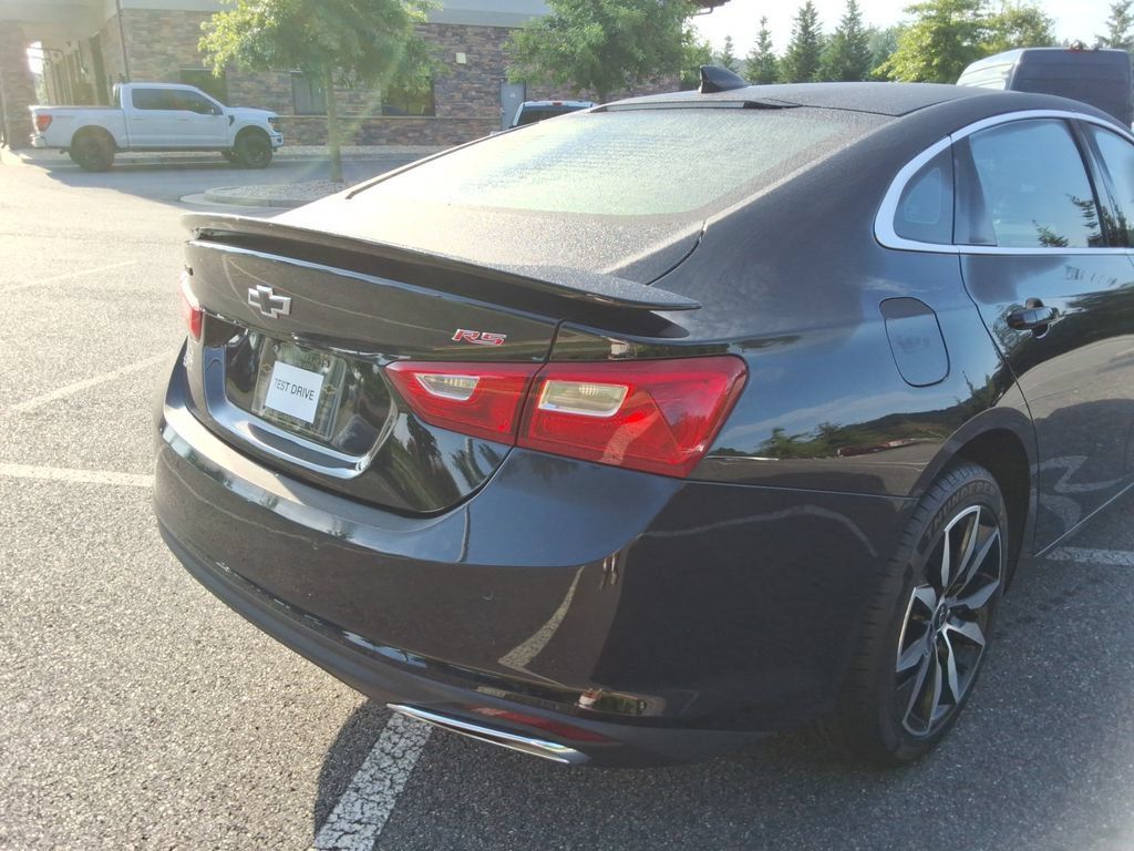 Certified 2025 Chevrolet Malibu RS FWD image 13
