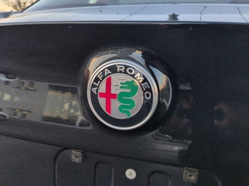 Used 2024 Alfa Romeo Giulia Ti w/ Performance Driving Package image 10