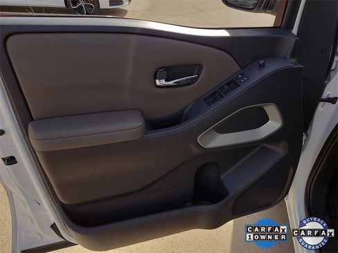 Used 2022 Nissan Frontier SV image 18