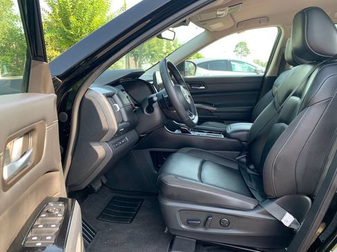 Used 2025 Nissan Pathfinder SL w/ Cargo Package FWD image 22