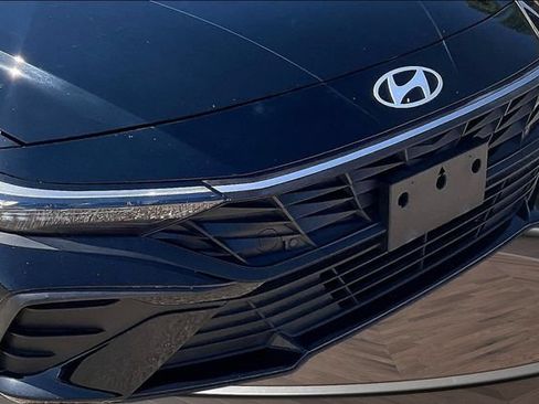 Used 2025 Hyundai Elantra Sport FWD image 25