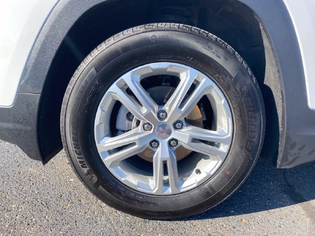 Certified 2024 GMC Terrain SLE w/ Driver Convenience Package FWD image 22