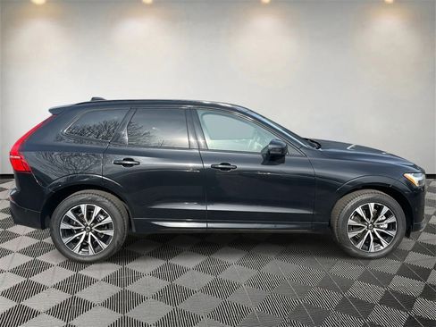 Used 2024 Volvo XC60 B5 Plus image 2
