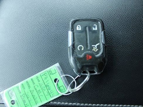 Used 2017 GMC Acadia SLE image 28