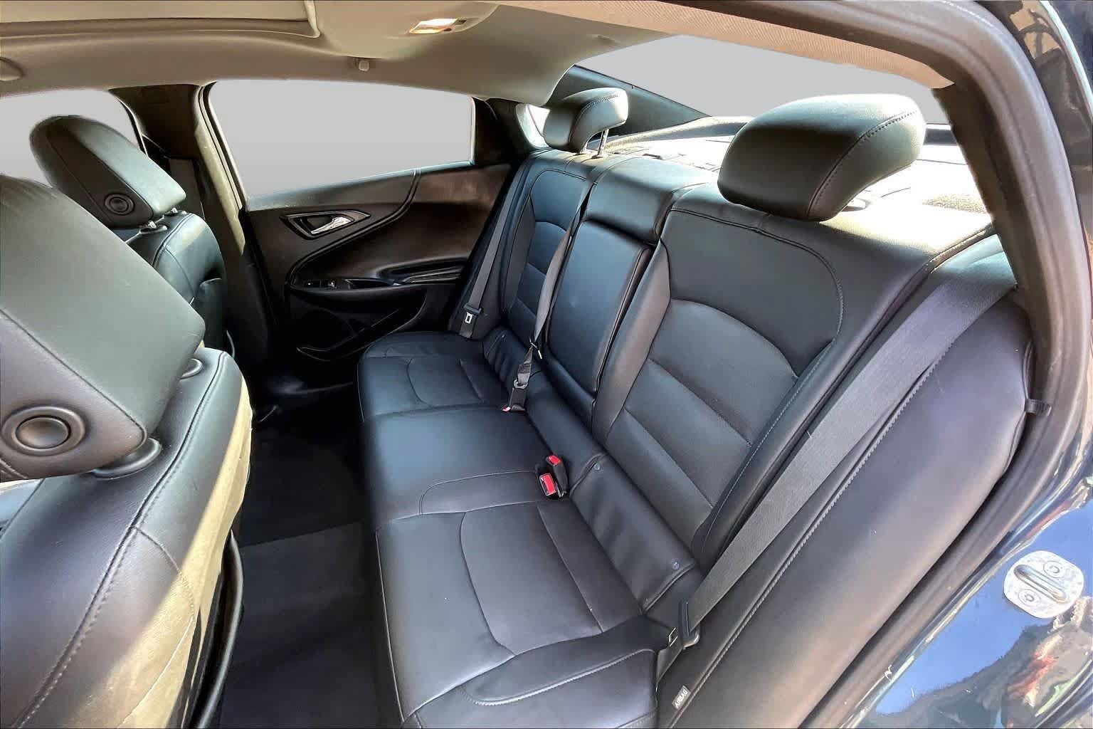 Used 2020 Chevrolet Malibu Premier FWD image 17