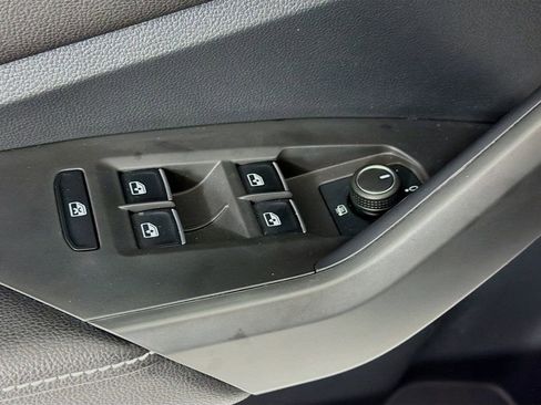 Used 2023 Volkswagen Jetta SEL FWD image 18