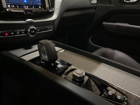 Used 2025 Volvo XC60 B5 Plus image 74