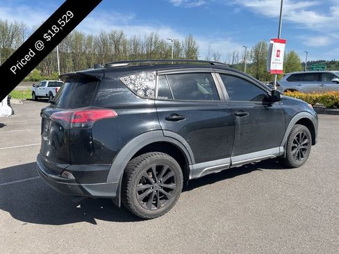 Used 2018 Toyota RAV4 Adventure AWD/4WD image 3
