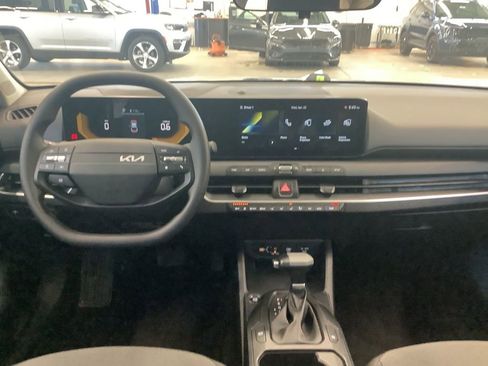 Certified 2025 Kia K4 LXS FWD image 7