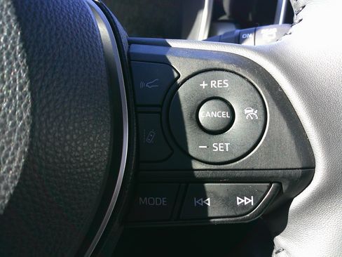 Used 2022 Toyota Corolla SE image 19