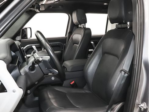 Used 2023 Land Rover Defender 130 X-Dynamic SE image 17