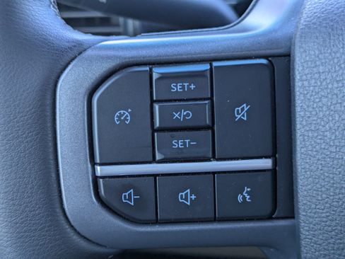 Used 2025 Ford F250 Lariat w/ Chrome Package image 24