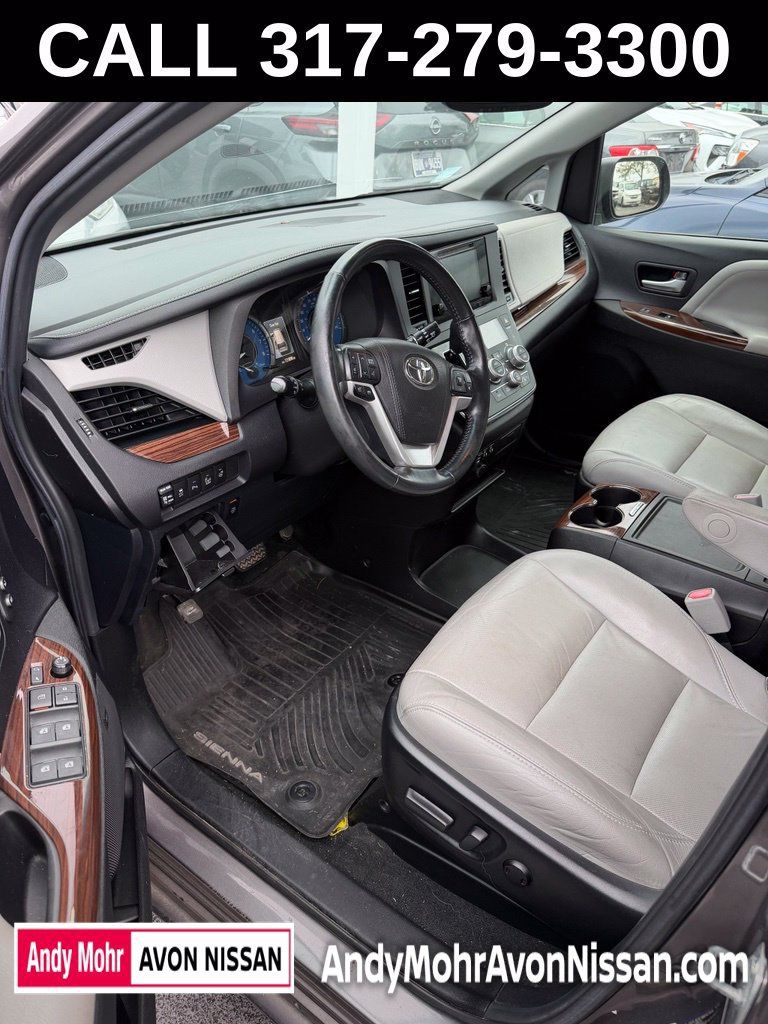 Used 2017 Toyota Sienna Limited AWD/4WD image 7
