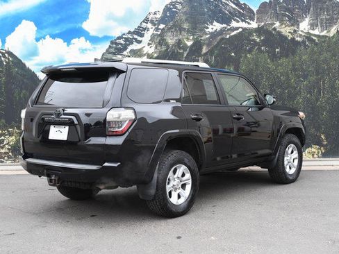 Used 2016 Toyota 4Runner SR5 Premium image 3
