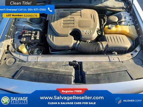 Used 2015 Dodge Challenger SXT RWD image 15