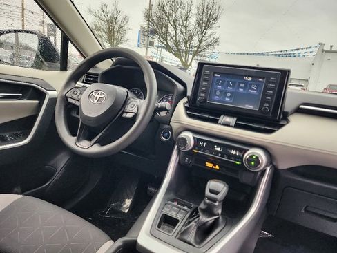 Used 2019 Toyota RAV4 XLE image 13