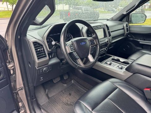 Used 2019 Ford Expedition Max XLT w/ Equipment Group 201A AWD/4WD image 16
