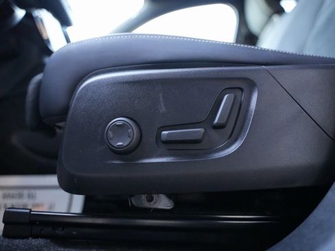 Used 2023 Volvo XC40 Recharge Ultimate image 63