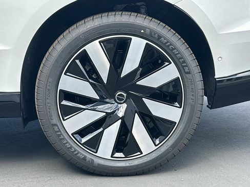 New 2025 Volvo EX90 Ultra w/ Protection Package Premier image 24