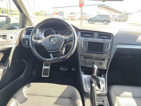 Used 2017 Volkswagen Golf Alltrack S image 20