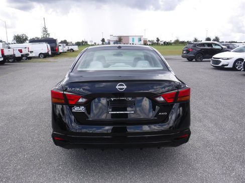 Used 2025 Nissan Altima 2.5 SV AWD/4WD image 5