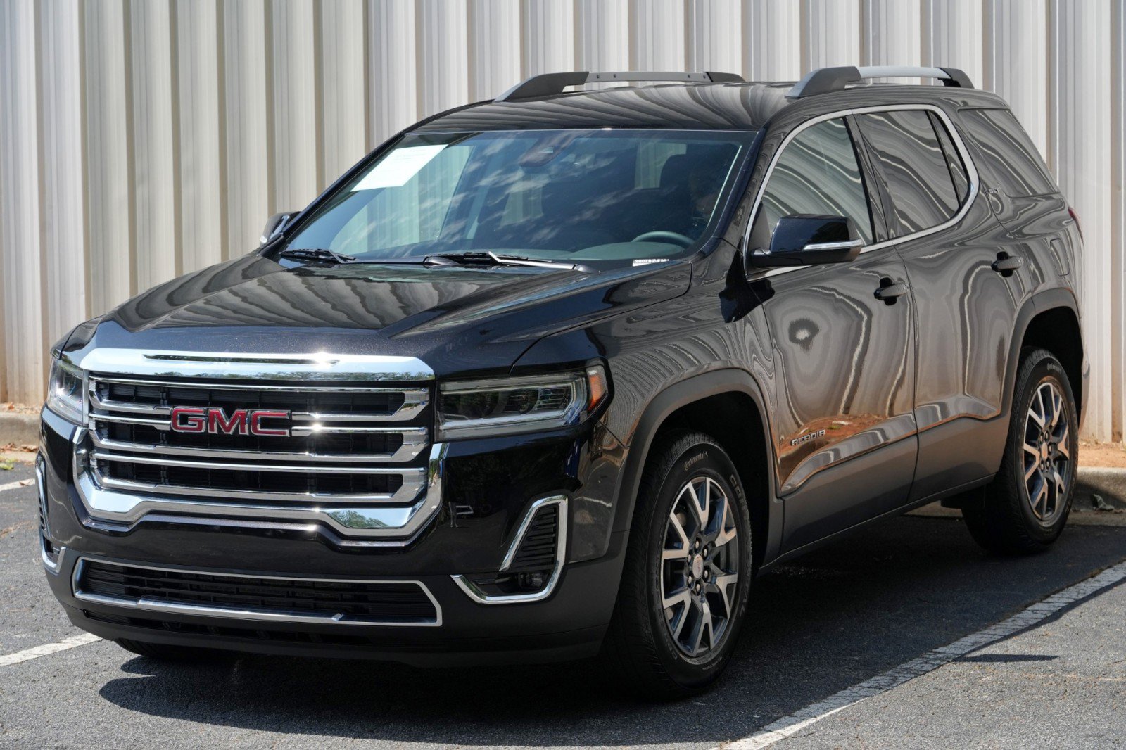 Used 2023 GMC Acadia SLT FWD image 42